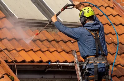 Démoussage et hydrofuge de toiture à la Maison-Dieu